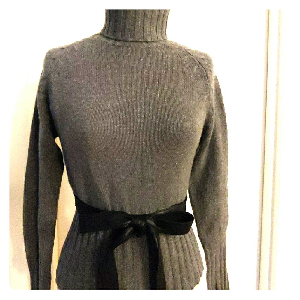 Banana Republic 100% Cashmere Turtleneck Sweater